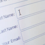 Online-Formular mit Feldern für Namen und E-Mail